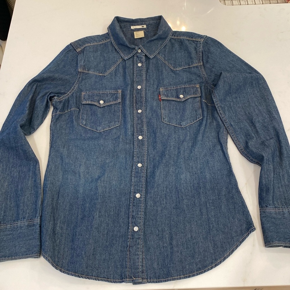 Levi’s Women’s denim shirt